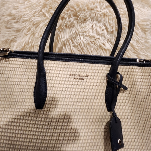 New Tory Burch tote w strap - Picture 6 of 10